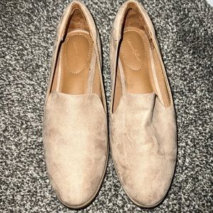 Tan flats